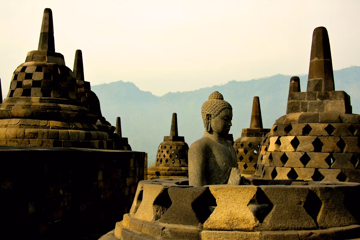 Punthuk Setumbu Dawn Overlook & Borobudur Stupa Walk