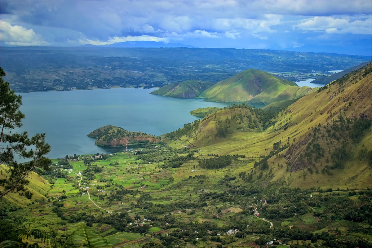 Samosir Island Batak Heritage & Tomok Stone Tomb Circuit