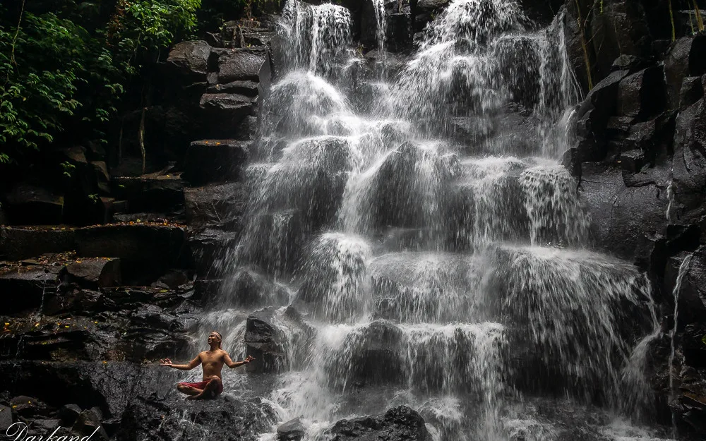 Kanto Lampo Waterfall
