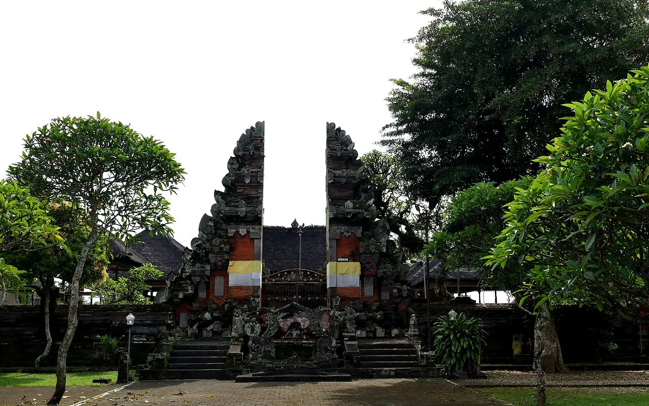 Pura Pusering Jagat (Navel of the World)