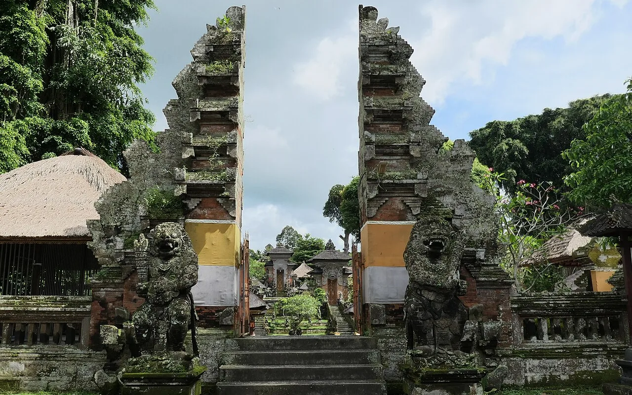 Pura Samuan Tiga