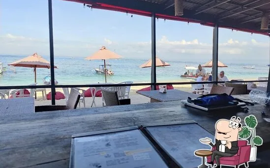 Agus Shipwreck Bar & Restaurant