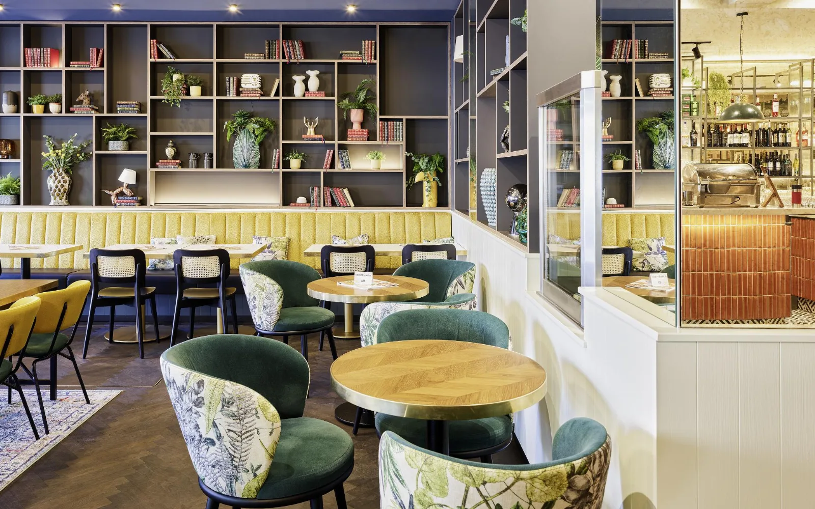 Alex Restaurant at Alex Villas Complex N3