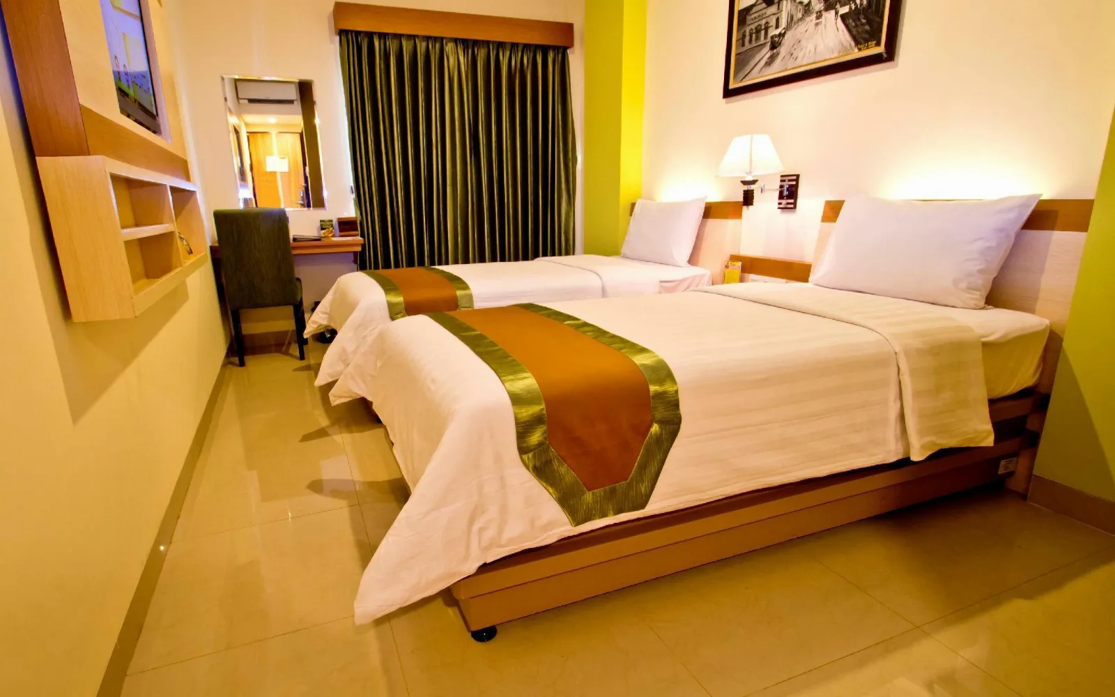 also available at the coffee shop at De Batara Hotel