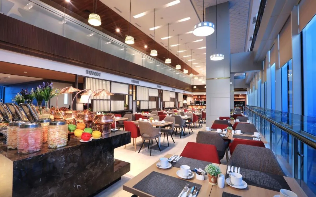 Asoka Lounge & Bar at Aston Kartika Grogol Hotel & Conference Center
