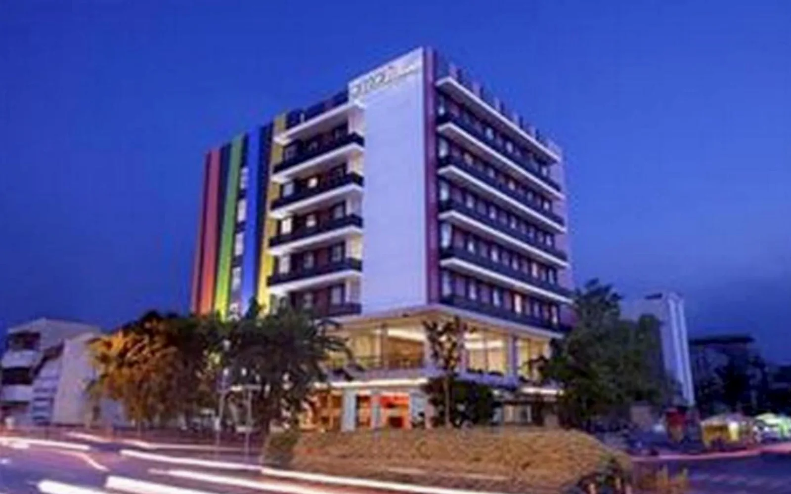 @Xpress Beverage Station at Amaris Hotel Embong Malang - Surabaya