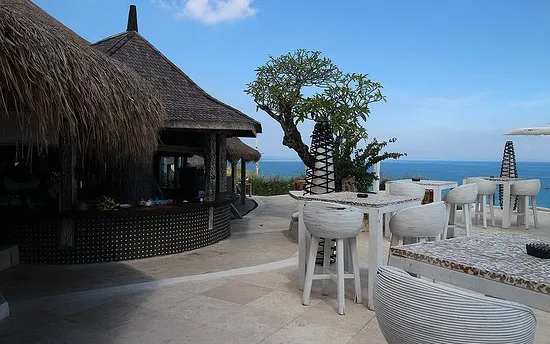 Balangan Oceanfront Restaurant at Balangan Sea View Bungalow