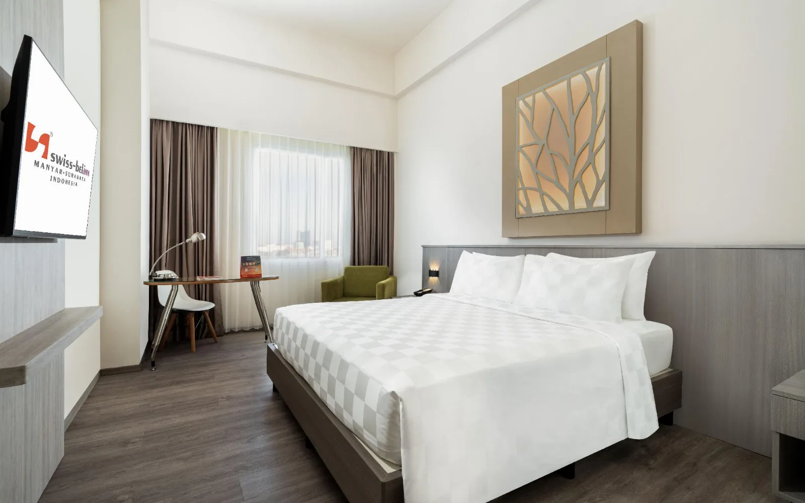 BaReLo Manyar at Swiss-Belinn Manyar