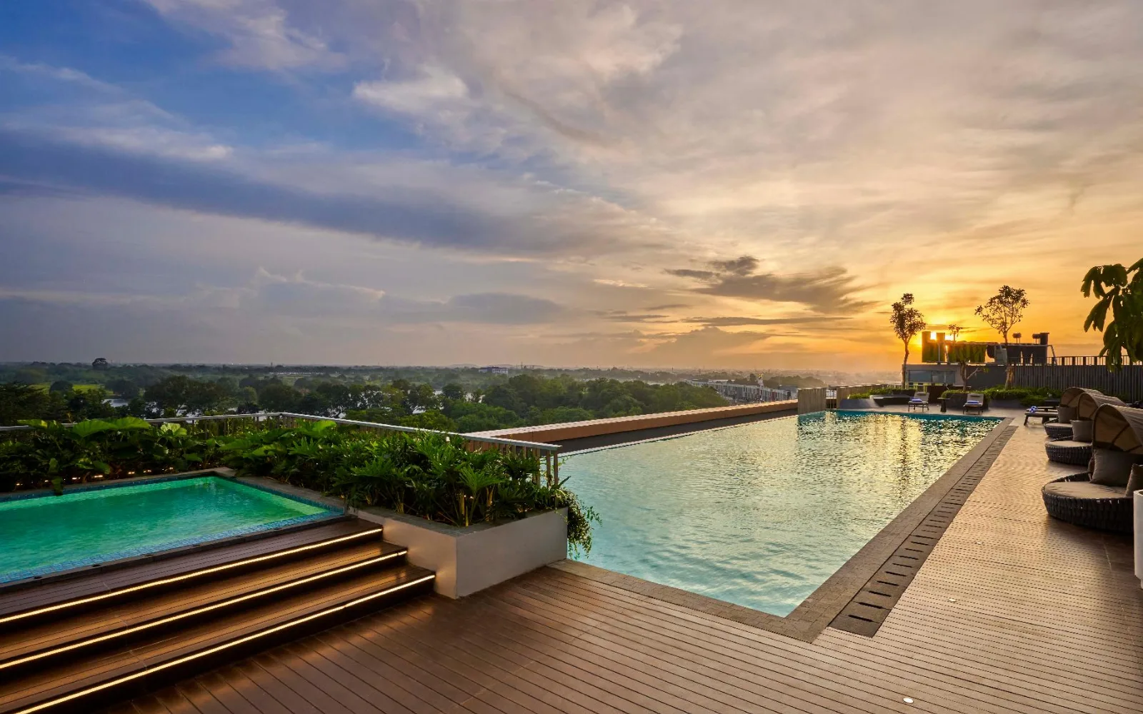 BART (Bar at the Rooftop) at ARTOTEL Living World Grand Wisata Bekasi