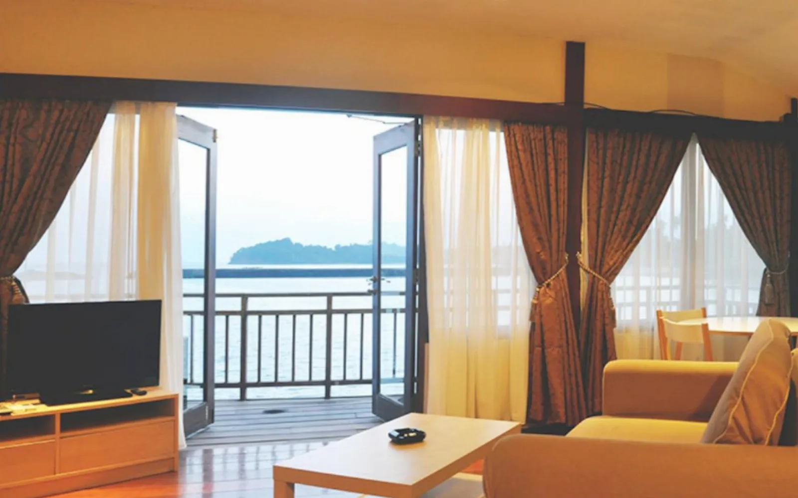 Batam Restaurant at Batam View Beach Resort