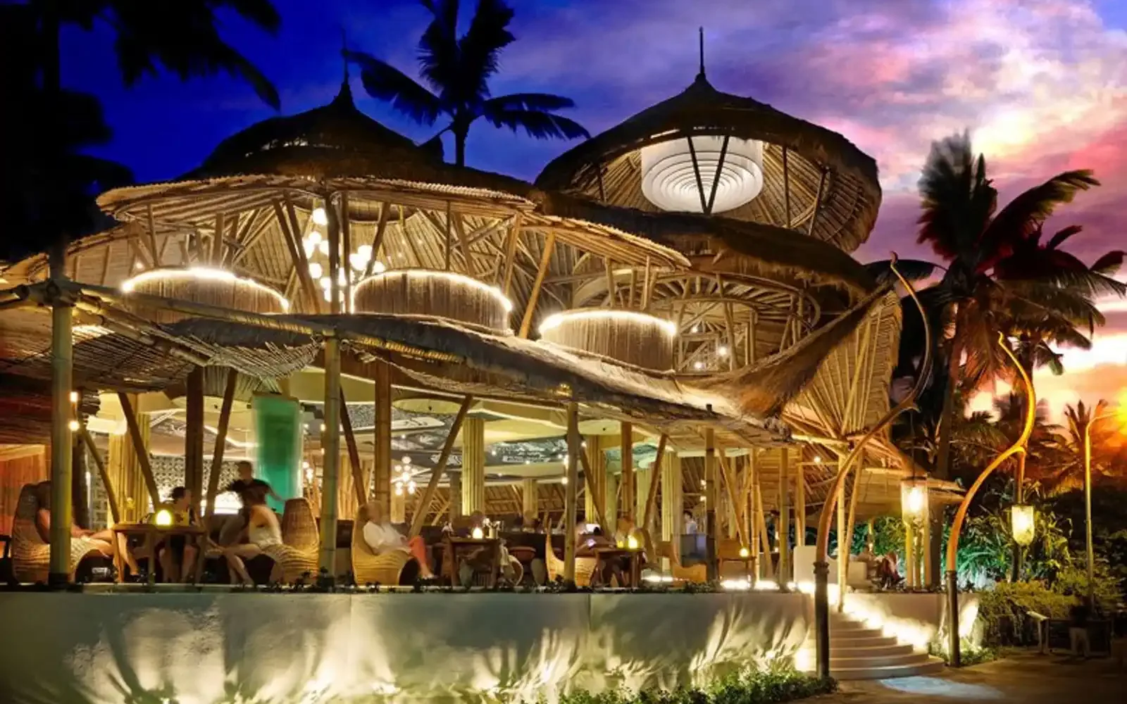 Beautiful Restaurant at Beautiful Bali Villas - 6 mins walk to the beach