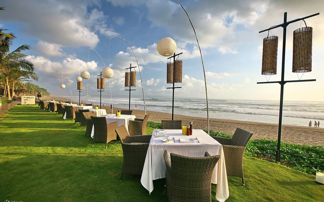 Breeze Restaurant at Breeze Villa
