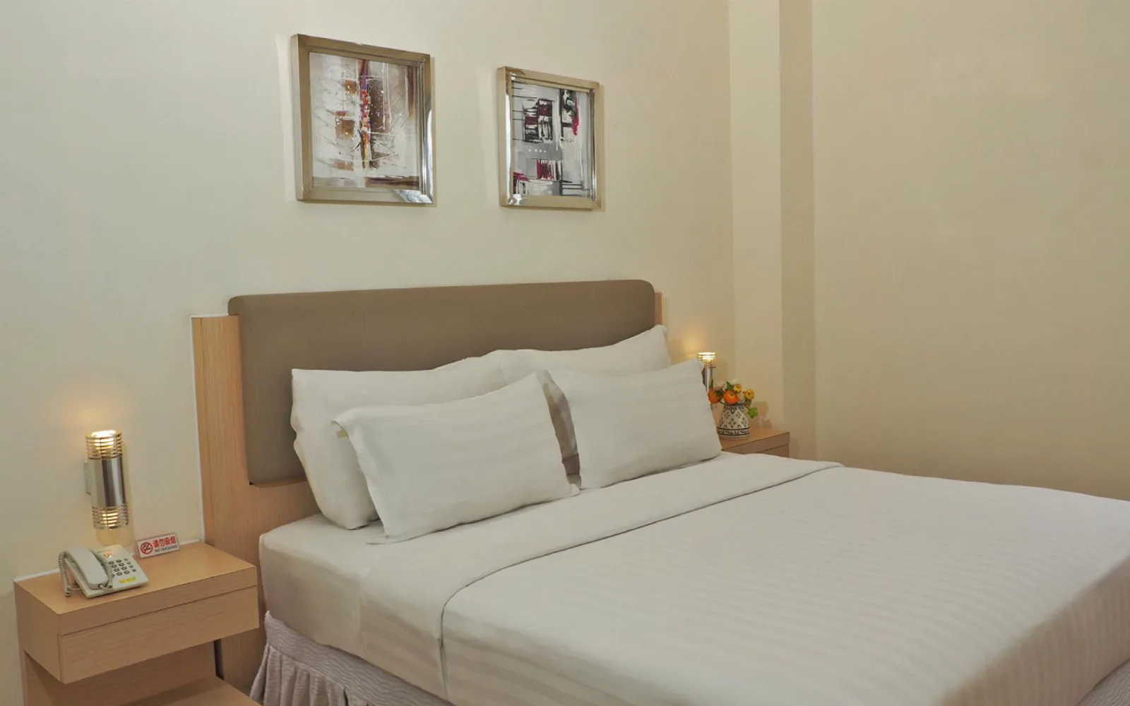 d'primahotel Restaurant at d'primahotel ITC Mangga Dua