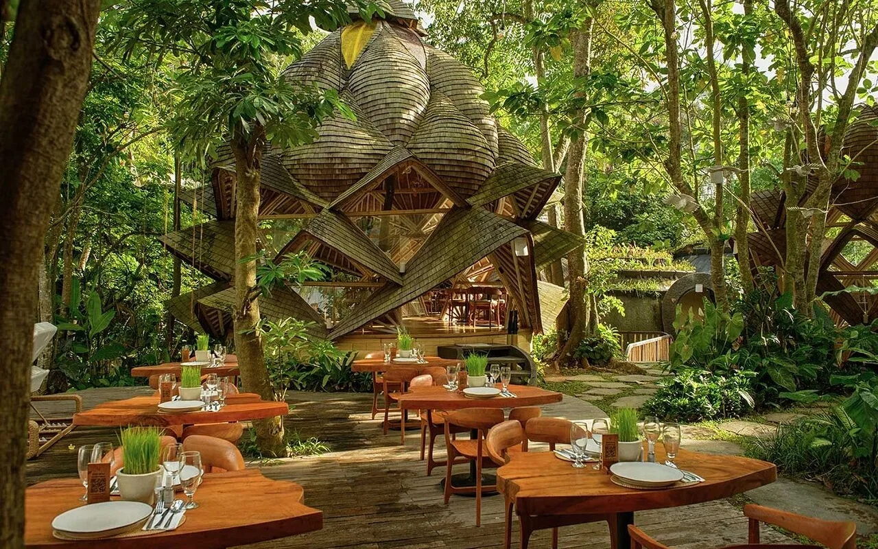 E.A.R.T.H Restaurant