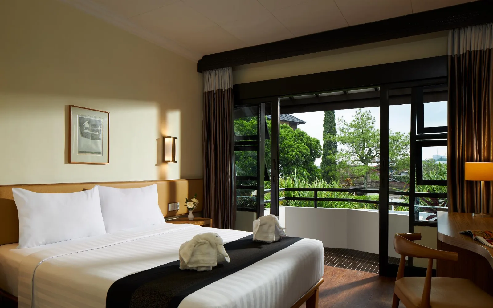 eL Dining Room at eL Hotel Kartika Wijaya Batu