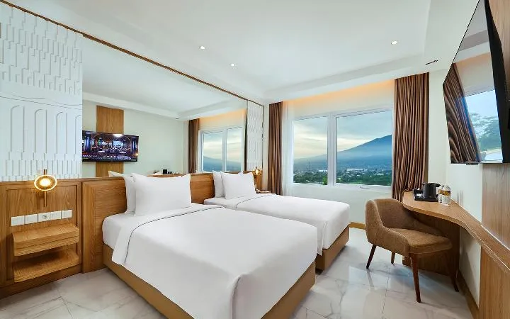 Golden Brasserie at Golden Hill by Golden Tulip