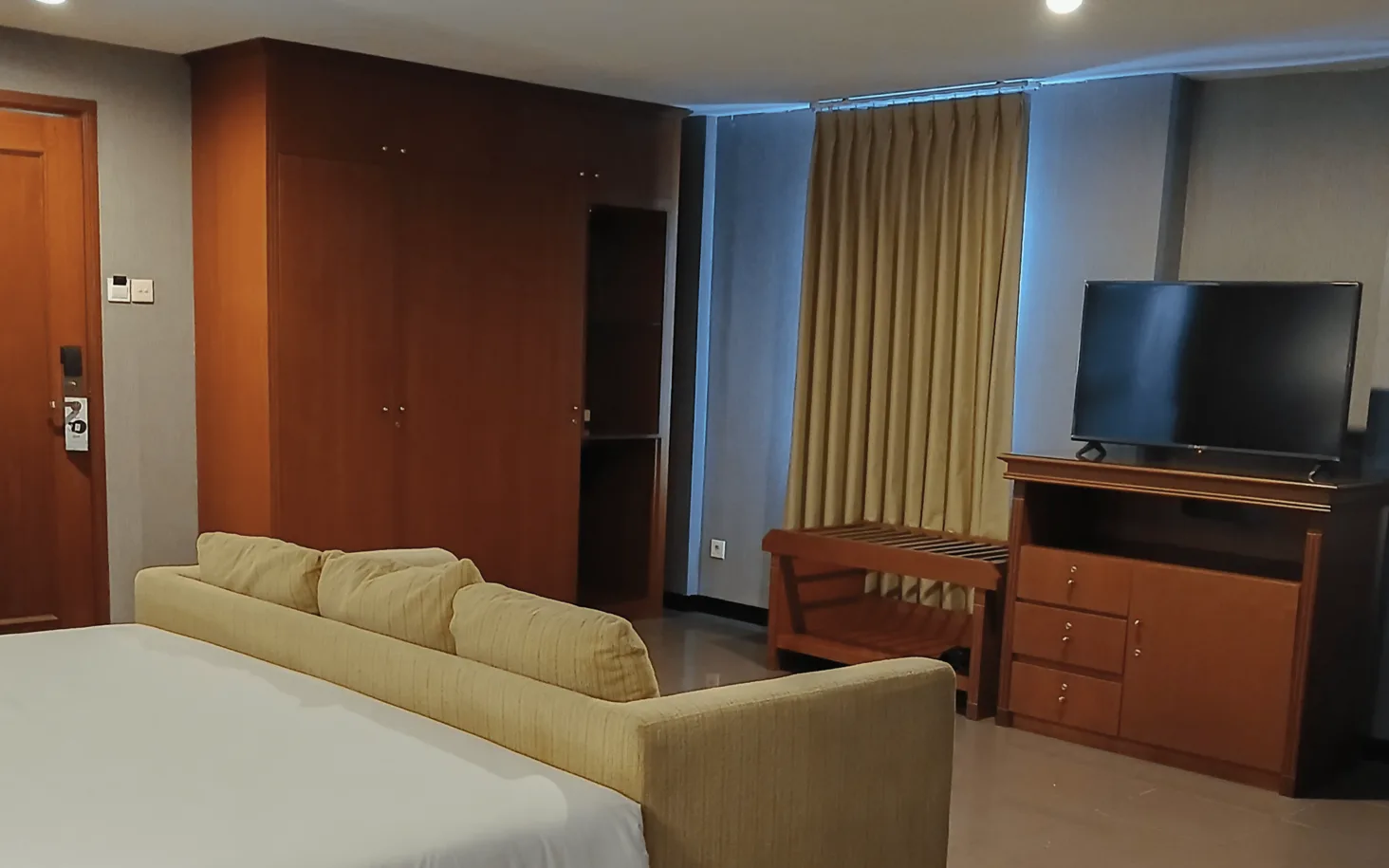 Golden Restaurant at Golden Season Hotel