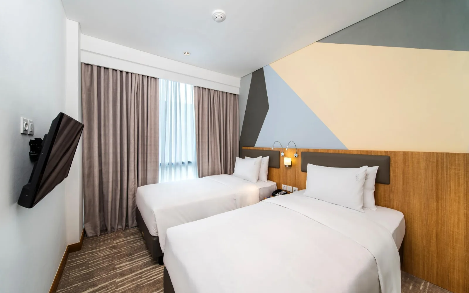 Great Room Restaurant at Holiday Inn Express Jakarta Menteng by IHG