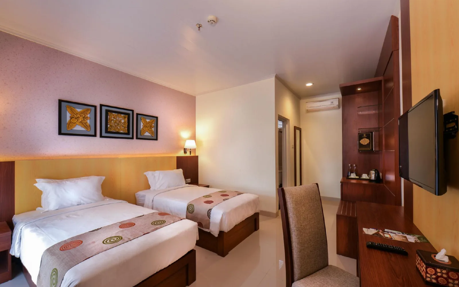 Griya Valley Restaurant at Griya Persada Convention Hotel & Resort - Bandungan