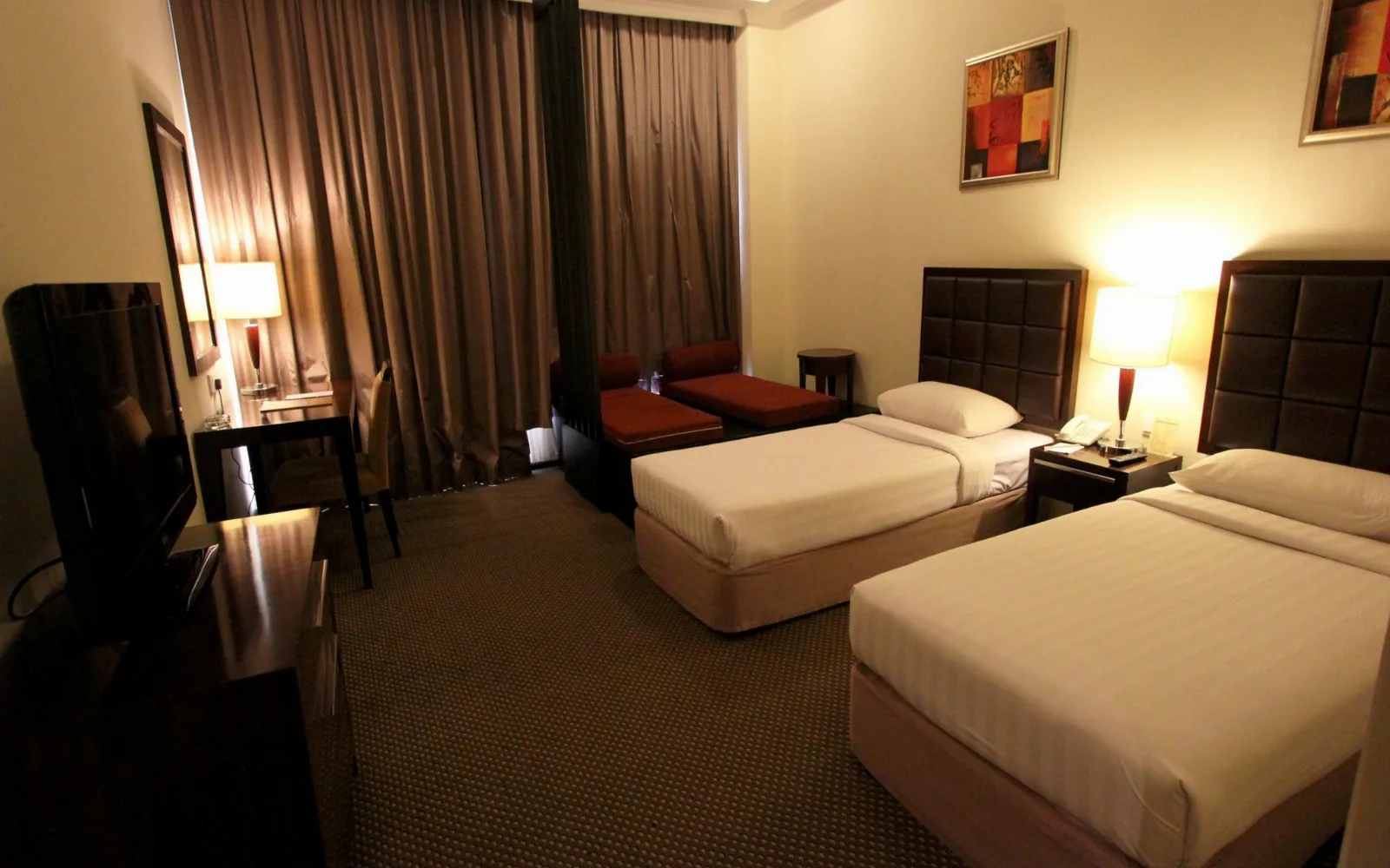 Harmoni Restaurant at Harmoni One Convention Hotel & Service Apartments