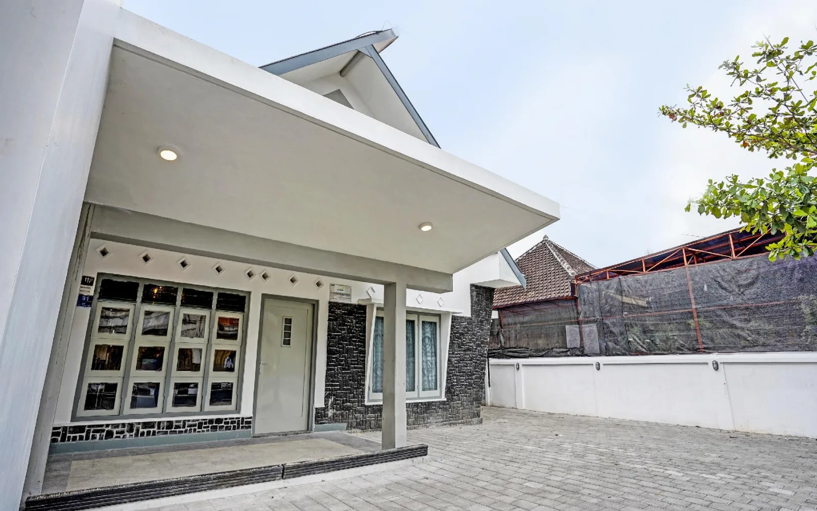 Hotel O Nawangwulan Lounge & Evening Cocktail Bar
