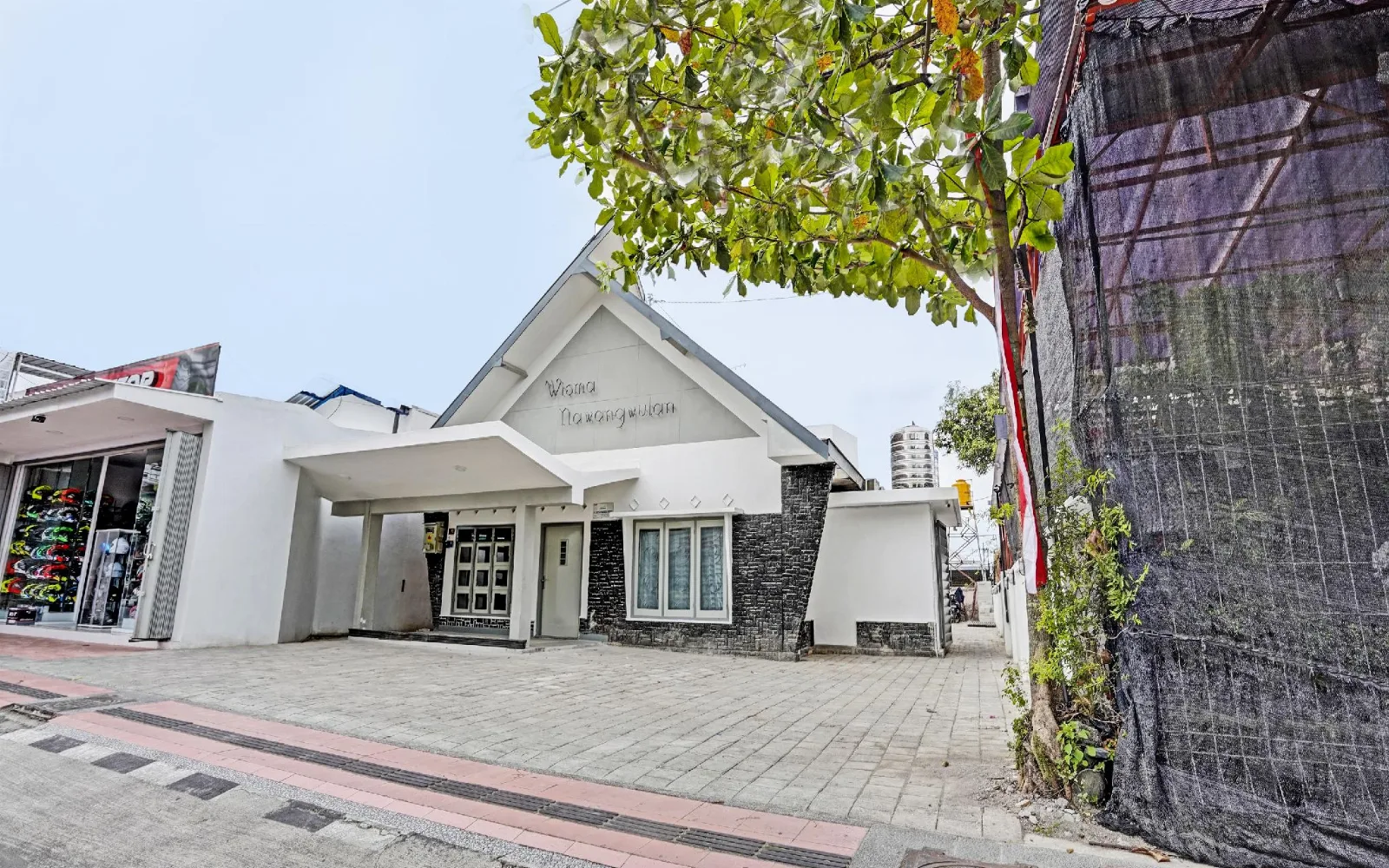 Hotel O Nawangwulan Specialty Restaurant