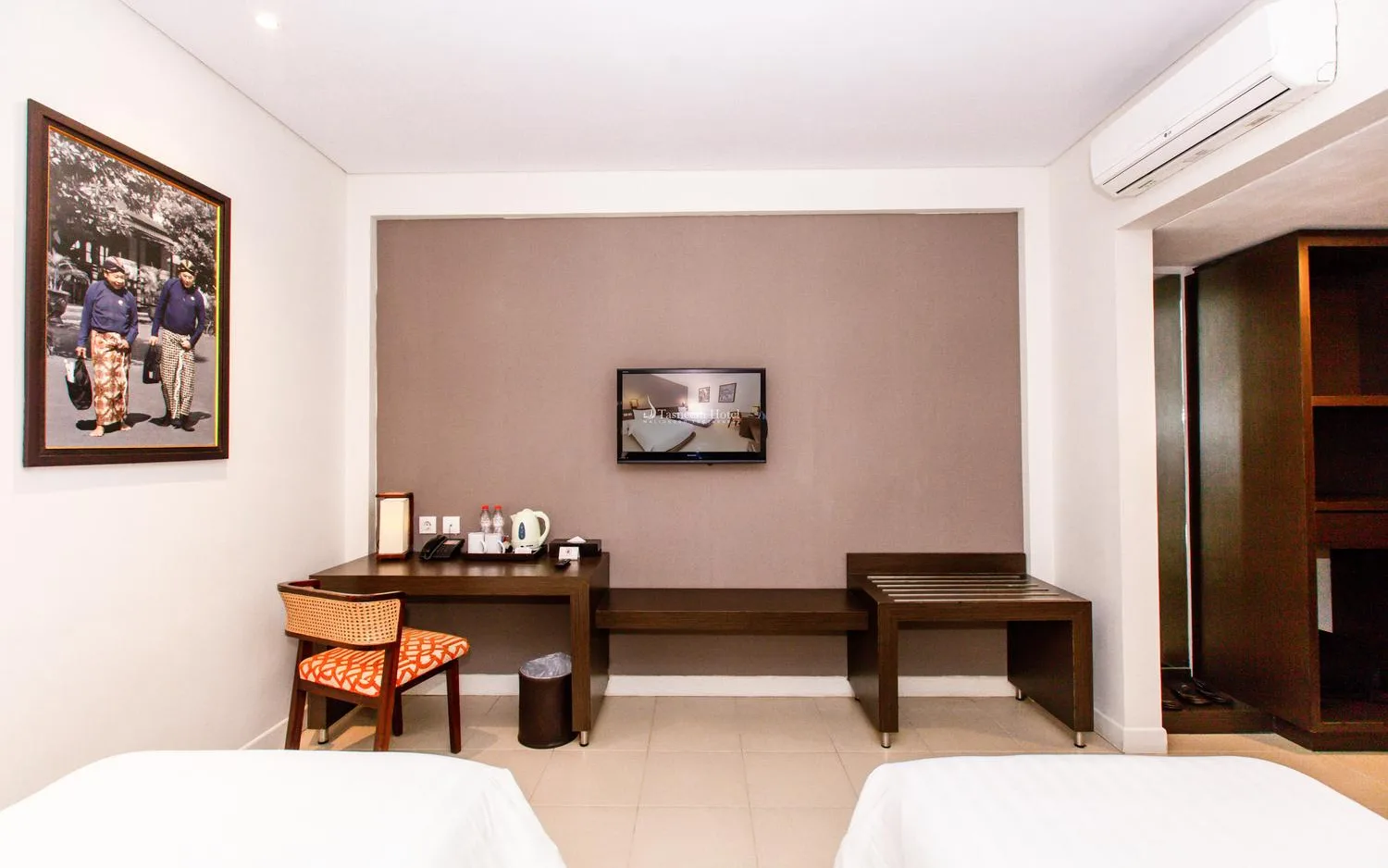 Hotel Restaurant at Hotel Tasneem Malioboro Yogyakarta