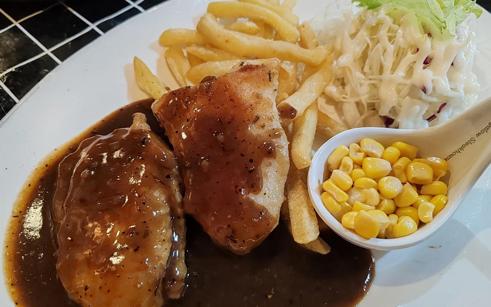 Kelingking Restaurant at Kelingking Tatakan Bungalow