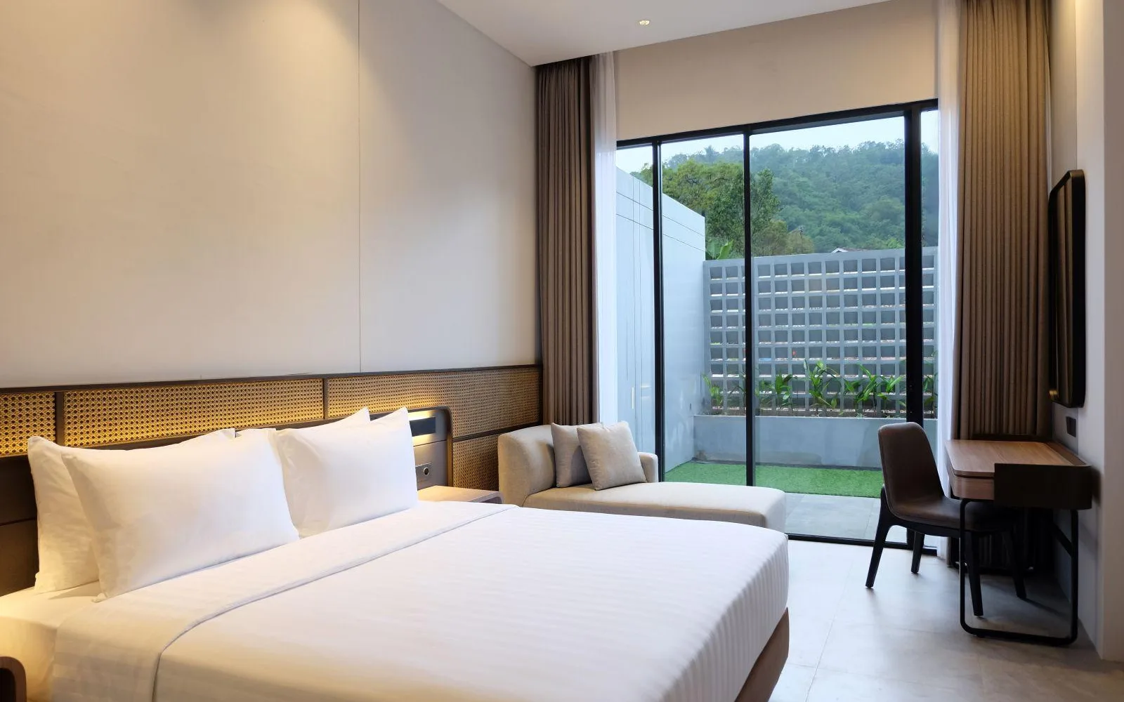 Laska Restaurant at Laska Hotel & Resort Ciater