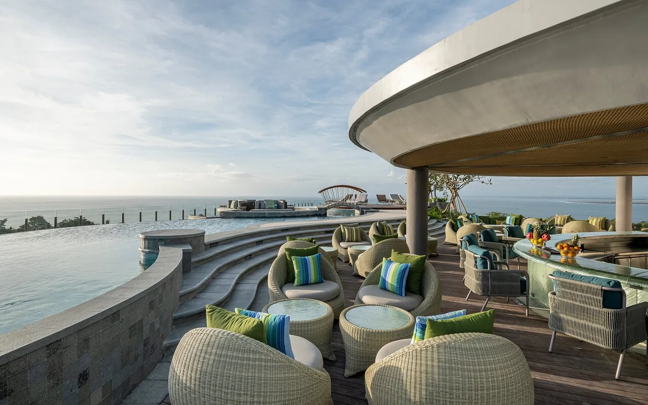 Luna Rooftop Bar