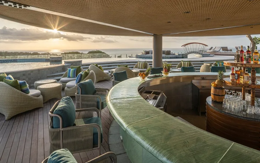 Luna Rooftop Lounge
