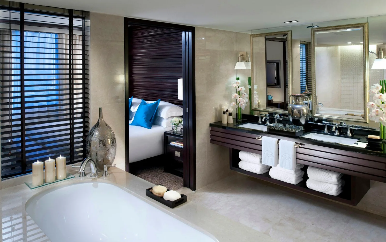 Lyon at Mandarin Oriental, Jakarta