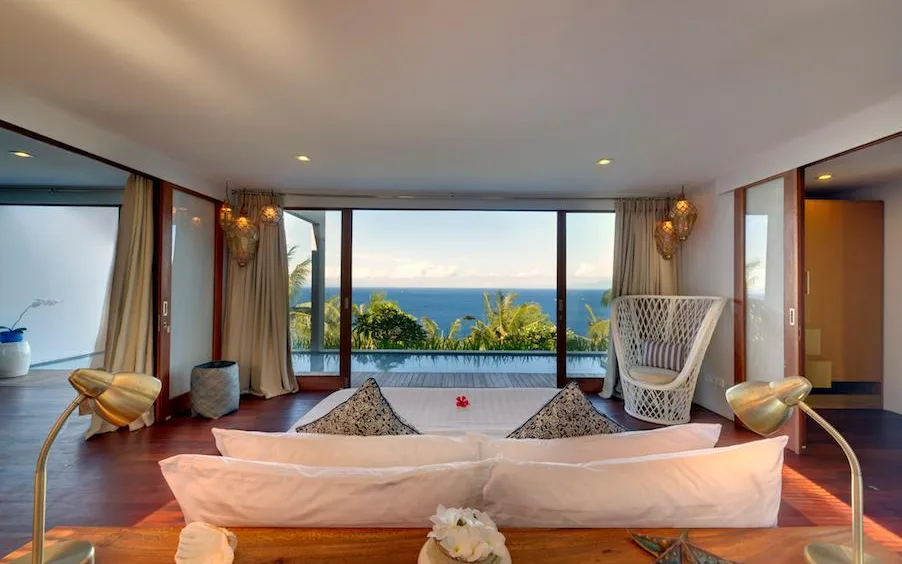 Malimbu Oceanfront Restaurant at Malimbu Cliff Villa Lombok