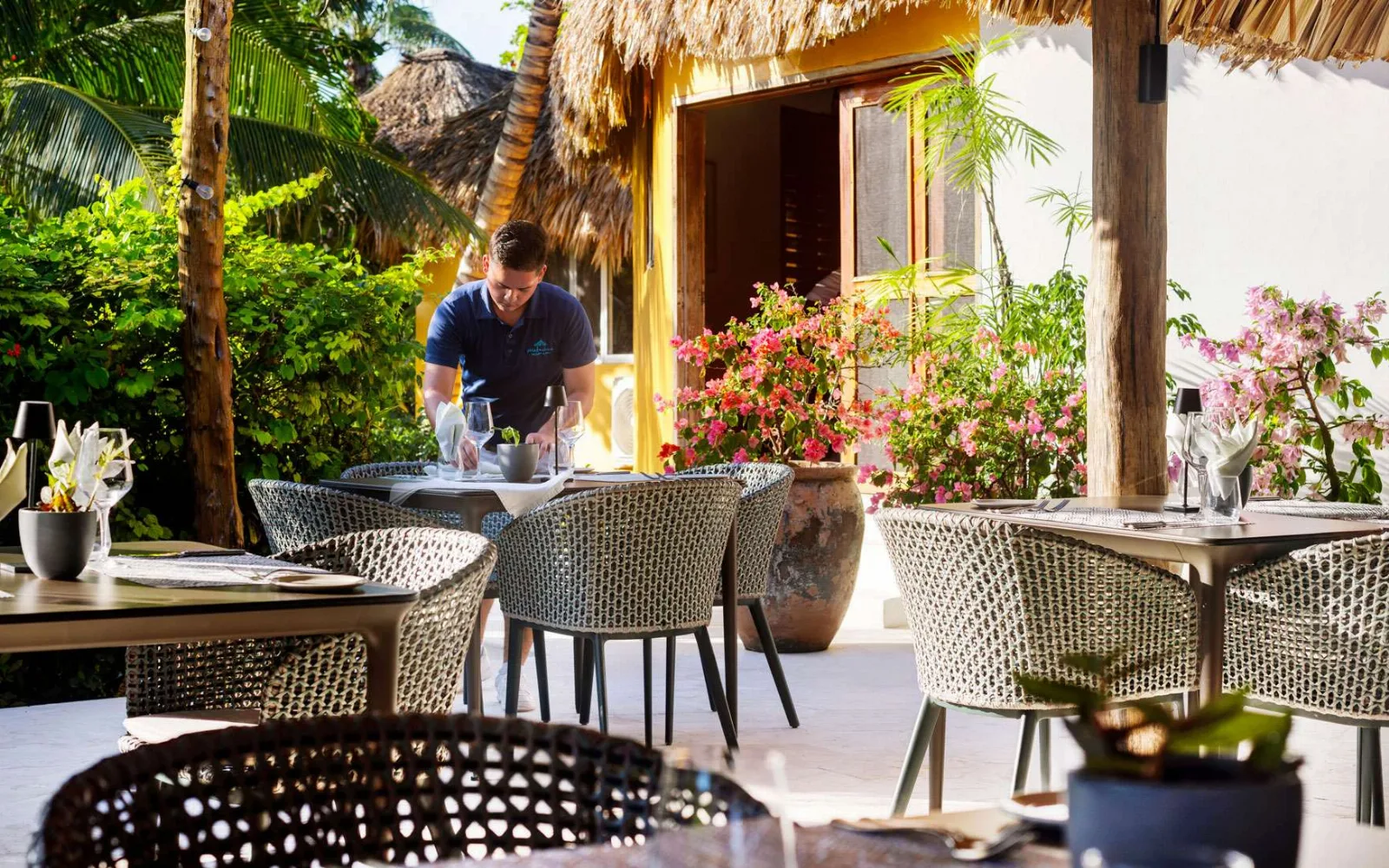 Mambo Restaurant at Mambo Beach Resort