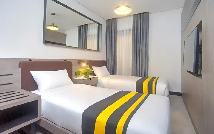Meet N' Eat Restaurant & Bar at Rooms Inc Semarang