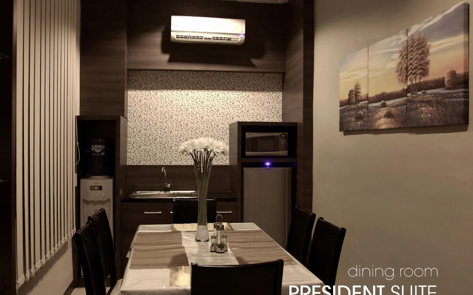 Mega Restaurant