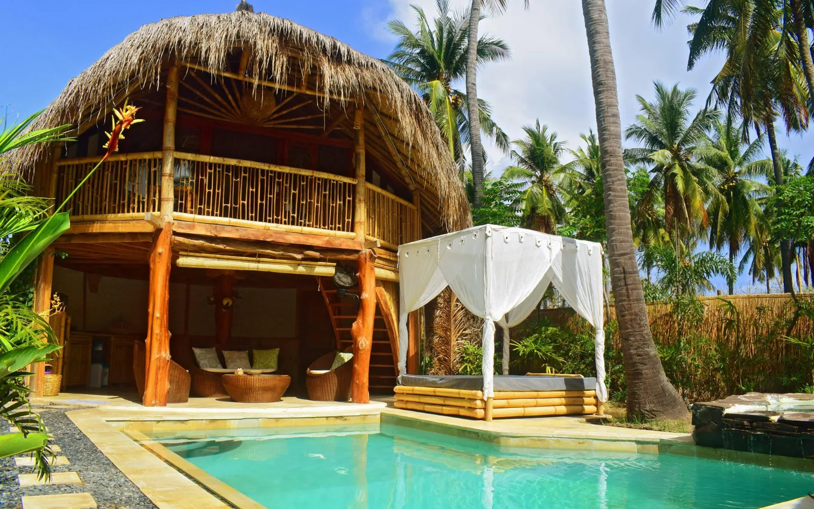 Meno Oceanfront Restaurant at Meno Island Villas