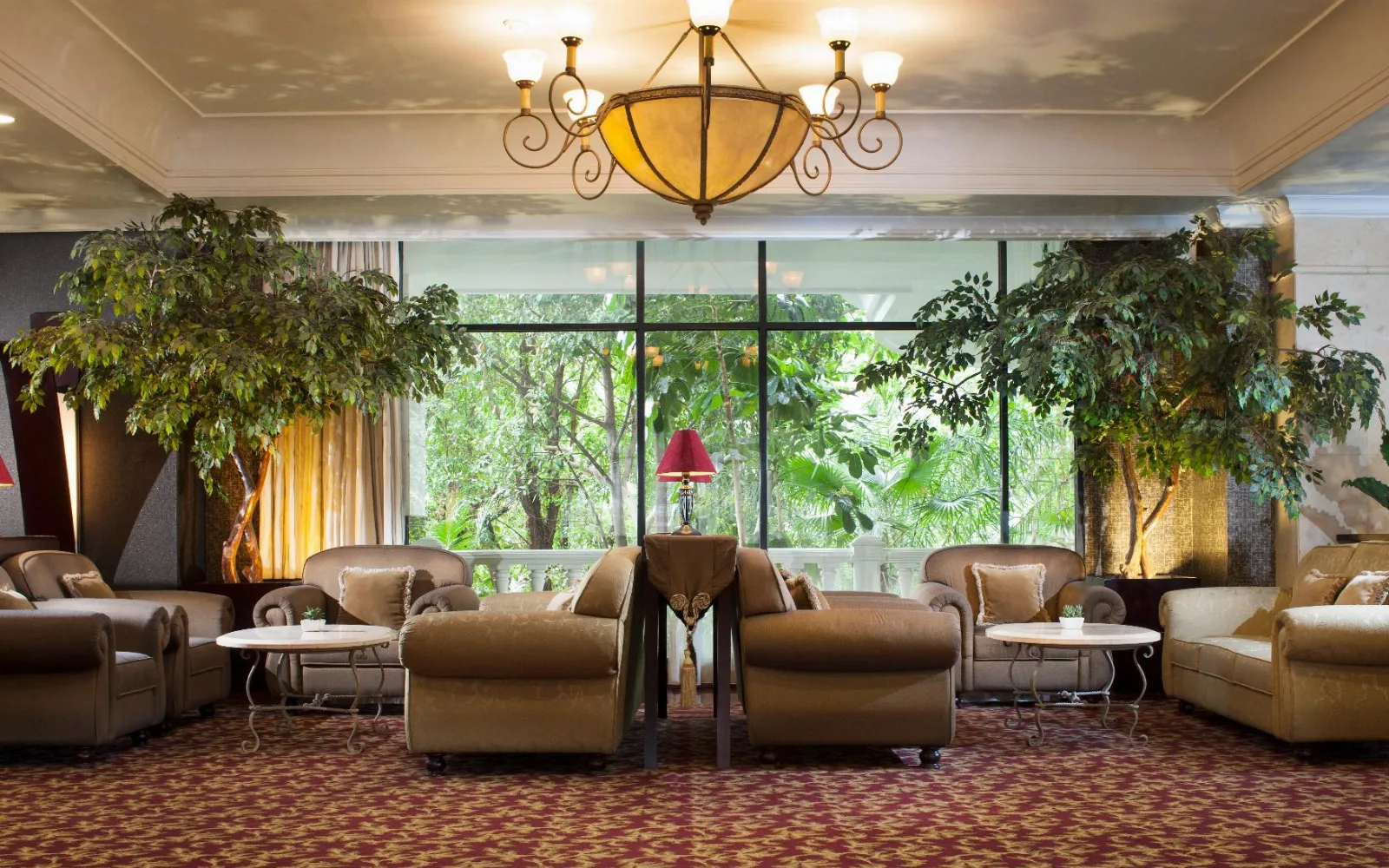 Mirten Lounge