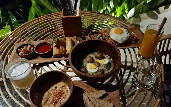 NEANO ESCAPE Specialty Restaurant