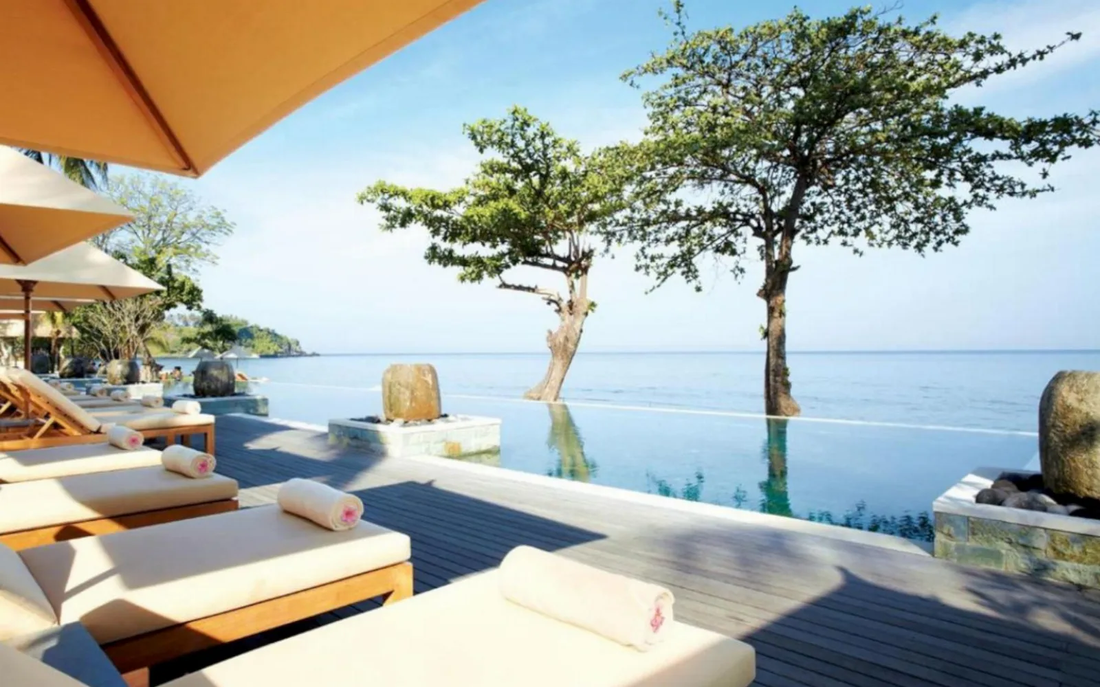 Nooq Lounge & Bar