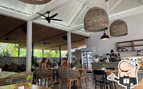 Nourish Cafe & Grocer Uluwatu