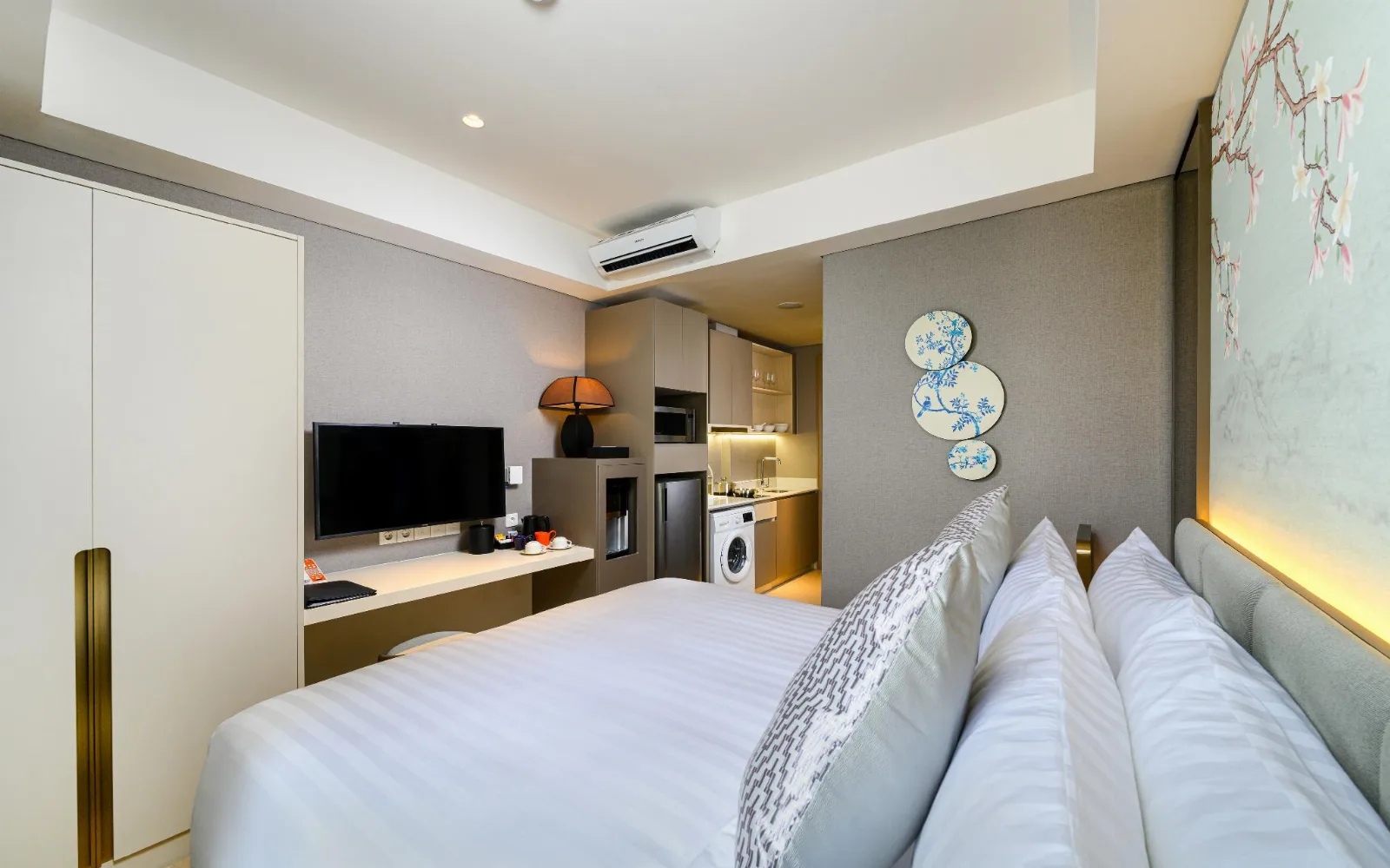 Oakroom Restaurant & Bar at Oakwood PIK Jakarta