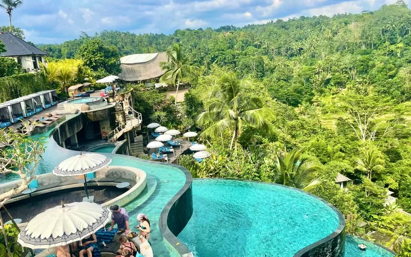 Paddy View Pool Bar