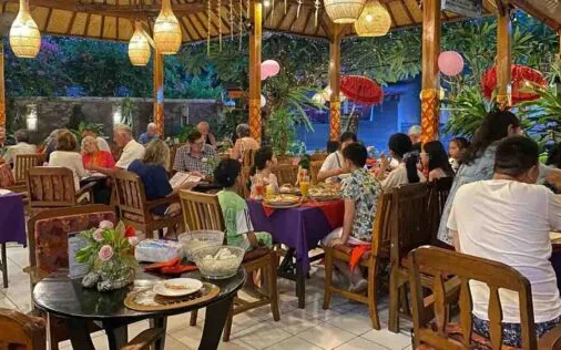 Padmasari Restaurant at Padmasari Resort Lovina