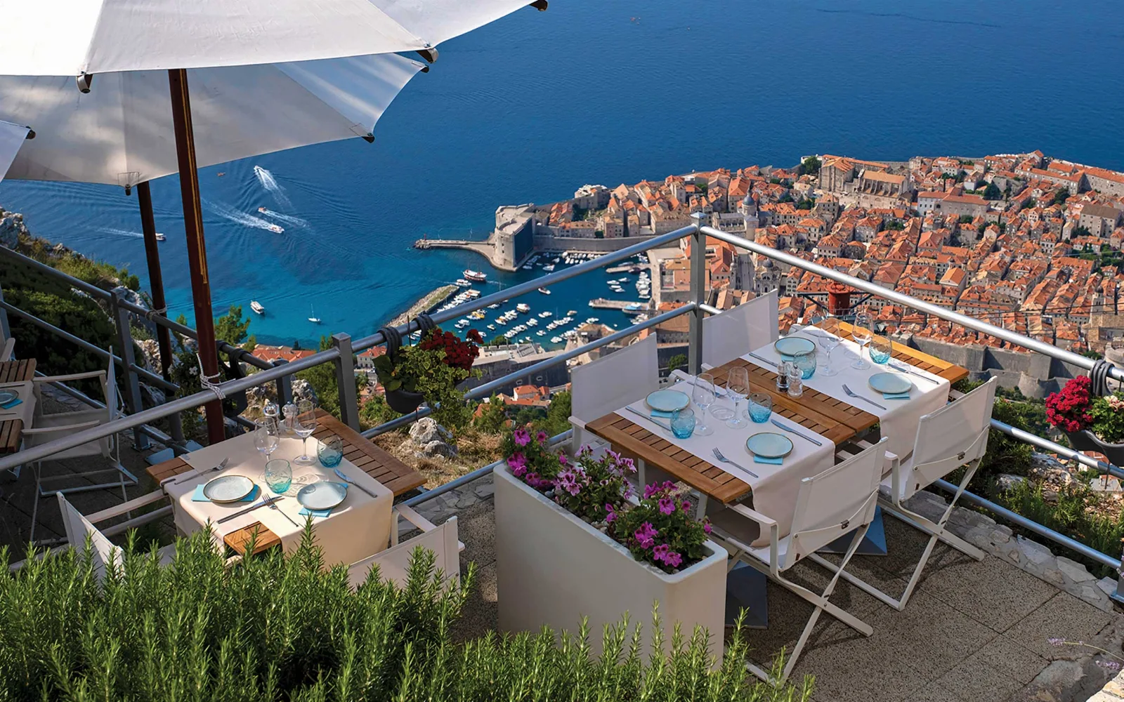 Panorama Restaurant at Panorama Cottages I