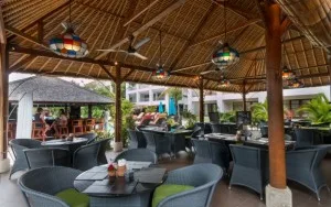 Peninsula Beach Restaurant at Peninsula Bay Resort