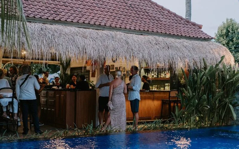 Pool Bar