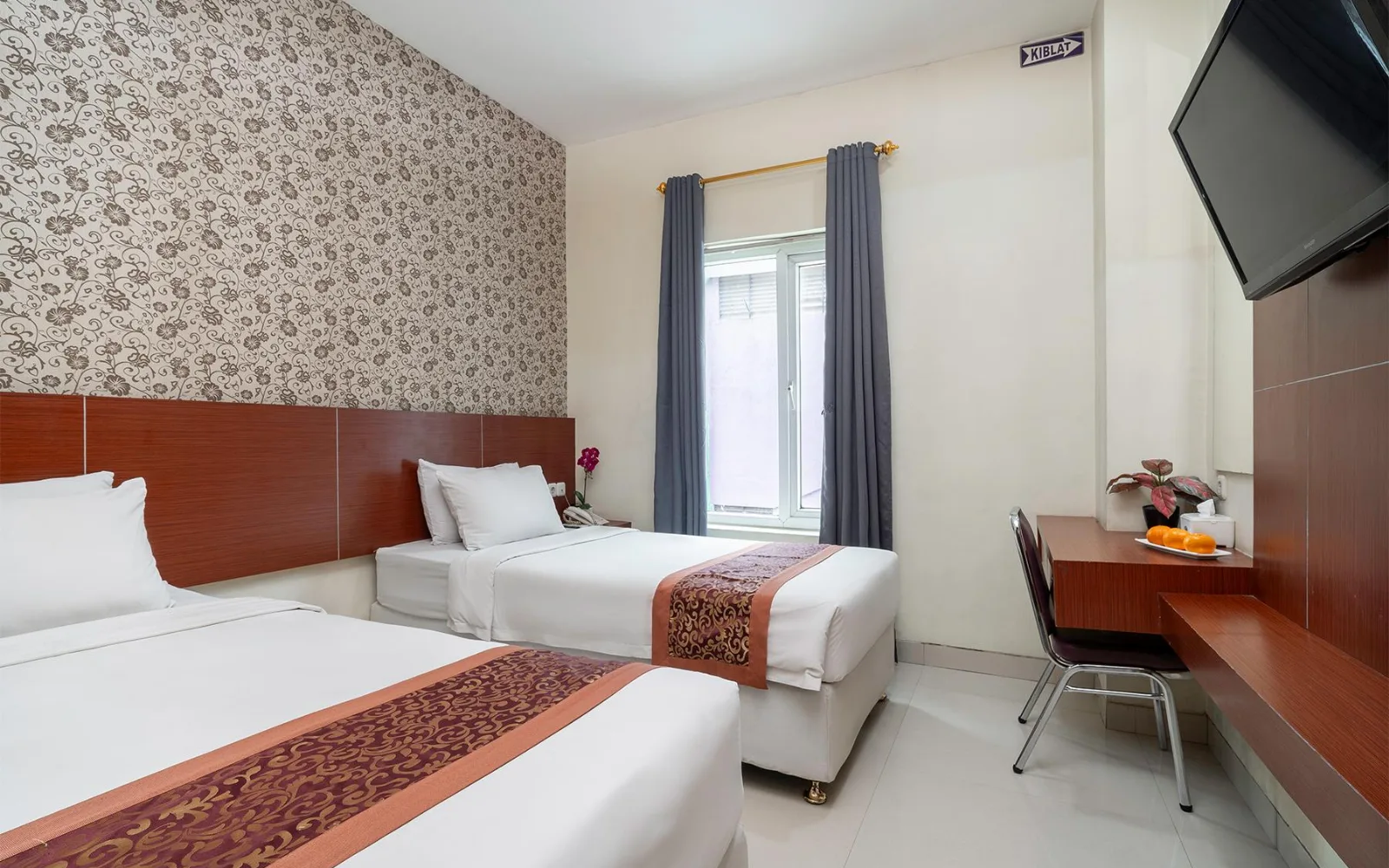 Raising Restaurant at Raising Hotel Panakkukang Makassar By LIFE