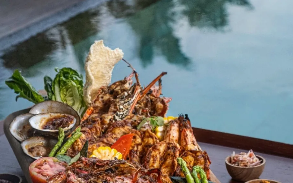 Reef Bar & Resto Amed