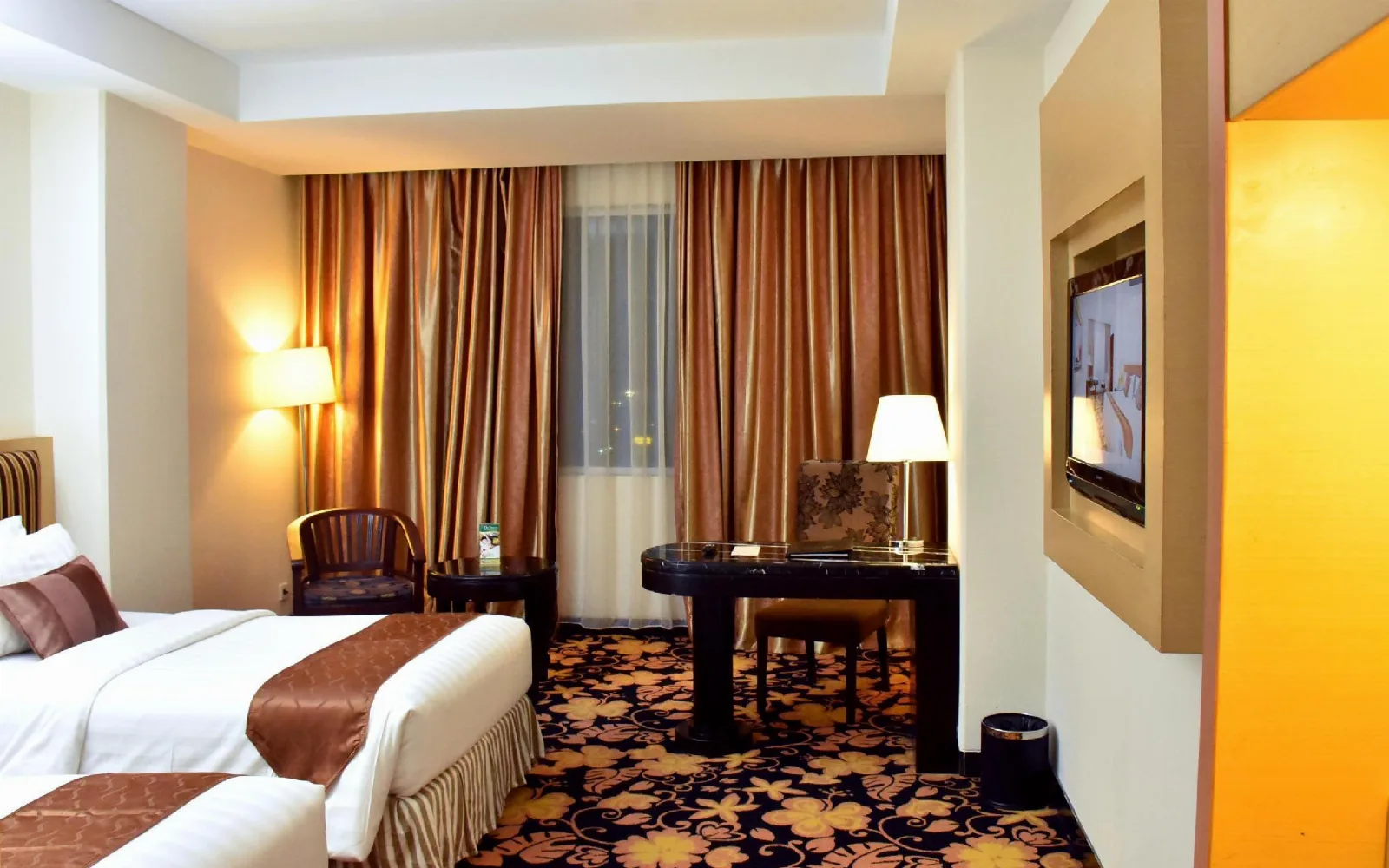 Rocky Brasserie at Rocky Plaza Hotel Padang